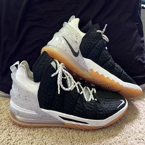 Nike Lebron 18’s basketball shoes “Oreo” size 9 M/ 10.5 W